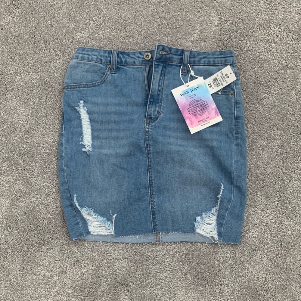 Ripped denim skirt
